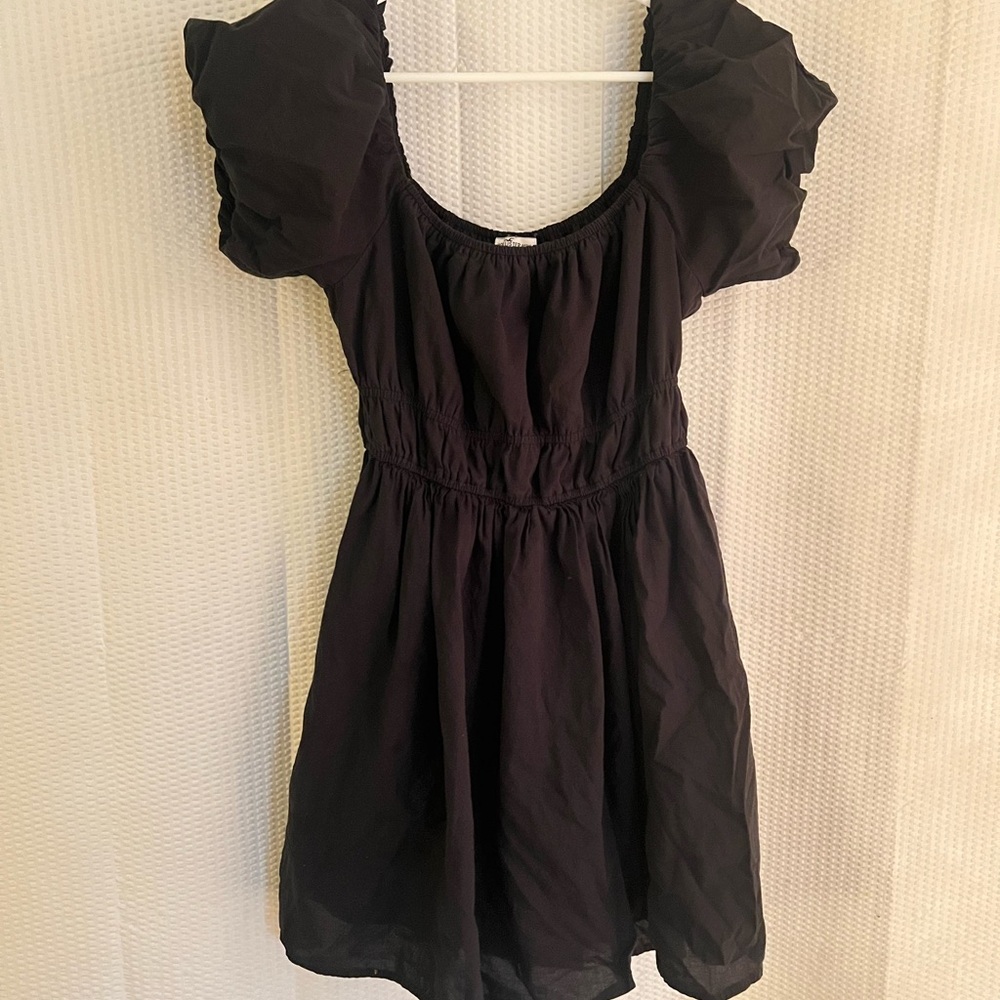 Chic Black Puff Sleeve Dress